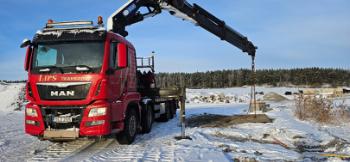 Lars Lips und sein HMF-Ladekran des Typs 6020 Lars Lips und sein HMF-Ladekran des Typs 6020